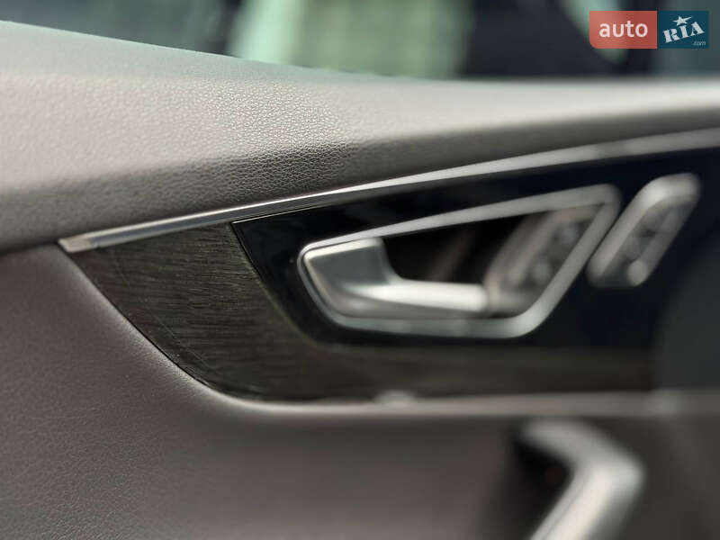 Позашляховик / Кросовер Audi Q7 2016 в Києві фото 22 Позашляховик / Кросовер Audi Q7 2016 в Києві