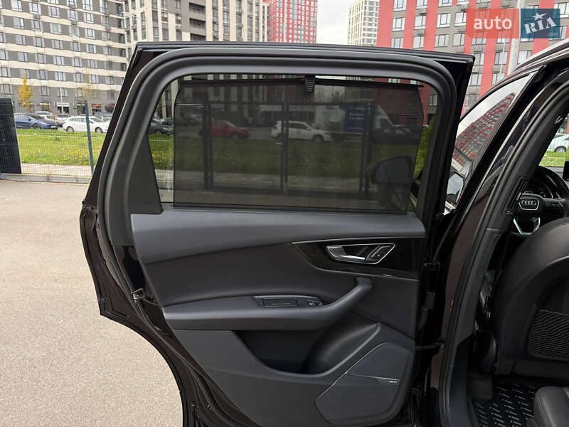 Позашляховик / Кросовер Audi Q7 2016 в Києві фото 40 Позашляховик / Кросовер Audi Q7 2016 в Києві