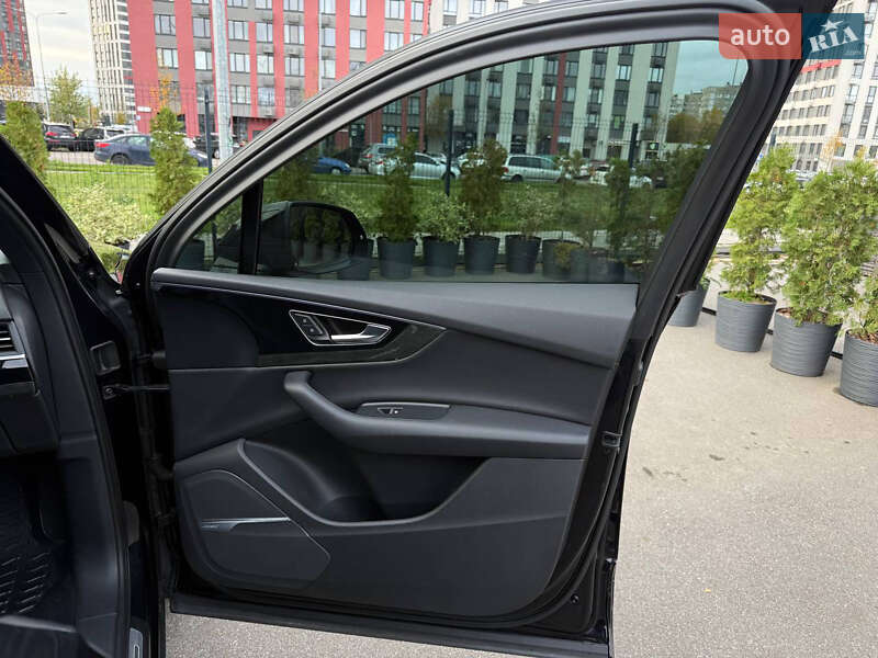 Позашляховик / Кросовер Audi Q7 2016 в Києві фото 49 Позашляховик / Кросовер Audi Q7 2016 в Києві