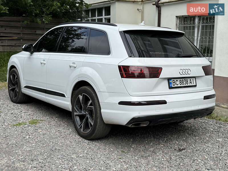 Позашляховик / Кросовер Audi Q7 2016 в Львові