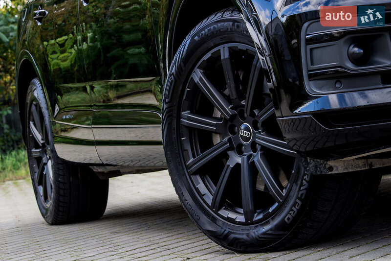 Позашляховик / Кросовер Audi Q7 2017 в Львові