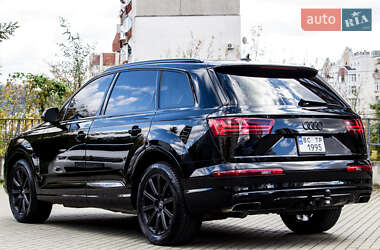 Позашляховик / Кросовер Audi Q7 2017 в  фото 6 Позашляховик / Кросовер Audi Q7 2017 в