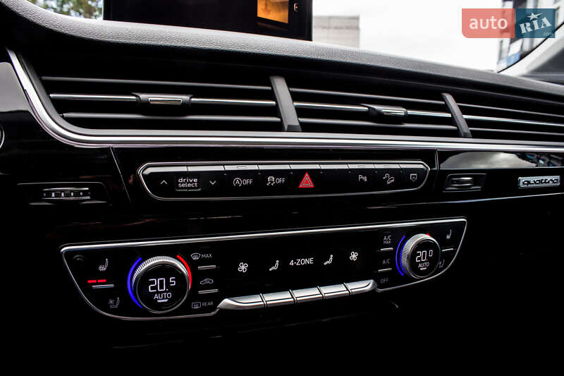 Позашляховик / Кросовер Audi Q7 2017 в Львові