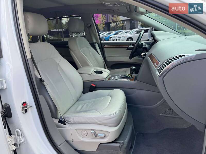 Внедорожник / Кроссовер Audi Q7 2013 в Киеве