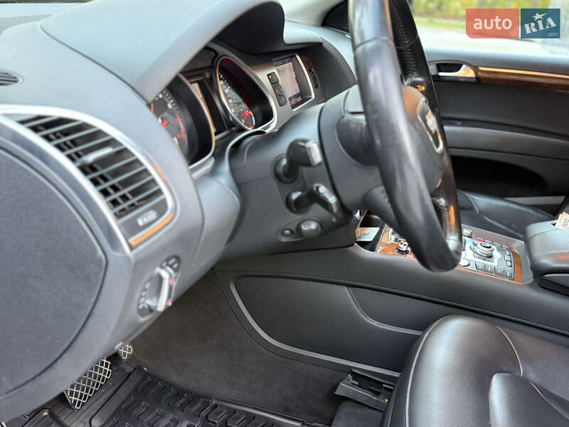 Позашляховик / Кросовер Audi Q7 2014 в Тернополі