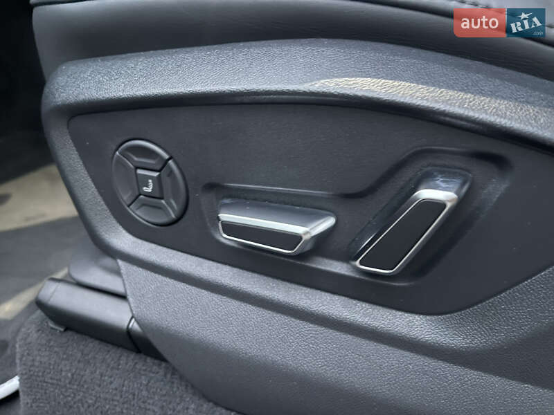 Позашляховик / Кросовер Audi Q7 2024 в Ужгороді