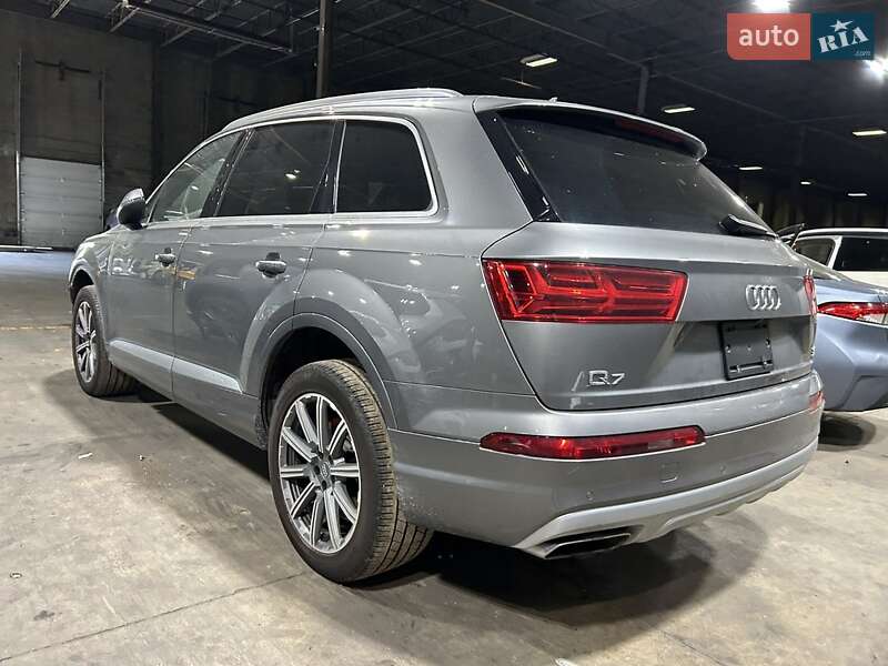 Внедорожник / Кроссовер Audi Q7 2017 в Киеве