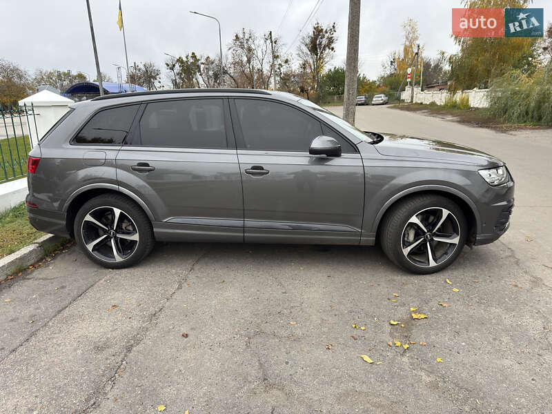 Внедорожник / Кроссовер Audi Q7 2019 в Полтаве