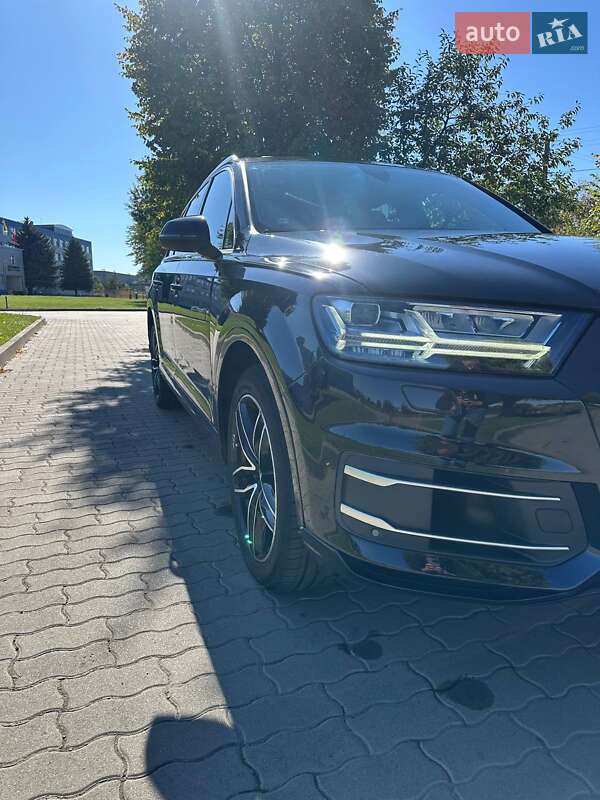 Внедорожник / Кроссовер Audi Q7 2017 в Львове