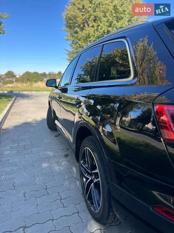 Внедорожник / Кроссовер Audi Q7 2017 в Львове