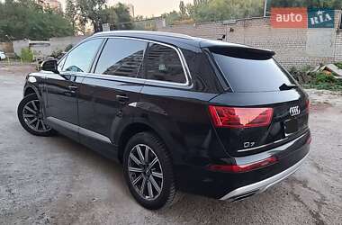 Позашляховик / Кросовер Audi Q7 2017 в Києві