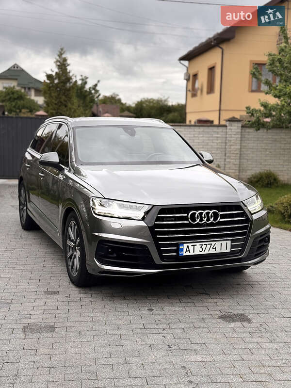 Внедорожник / Кроссовер Audi Q7 2017 в Богородчанах