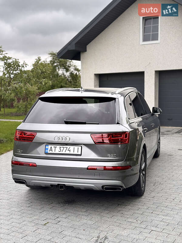 Внедорожник / Кроссовер Audi Q7 2017 в Богородчанах