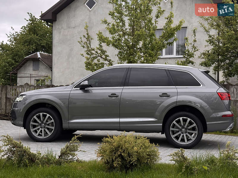 Внедорожник / Кроссовер Audi Q7 2017 в Богородчанах