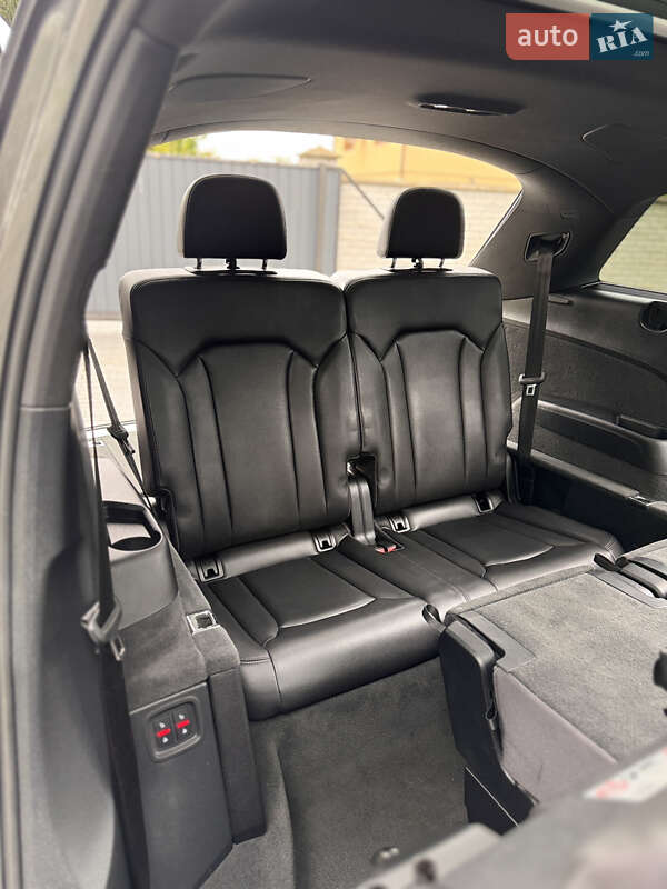 Внедорожник / Кроссовер Audi Q7 2017 в Богородчанах