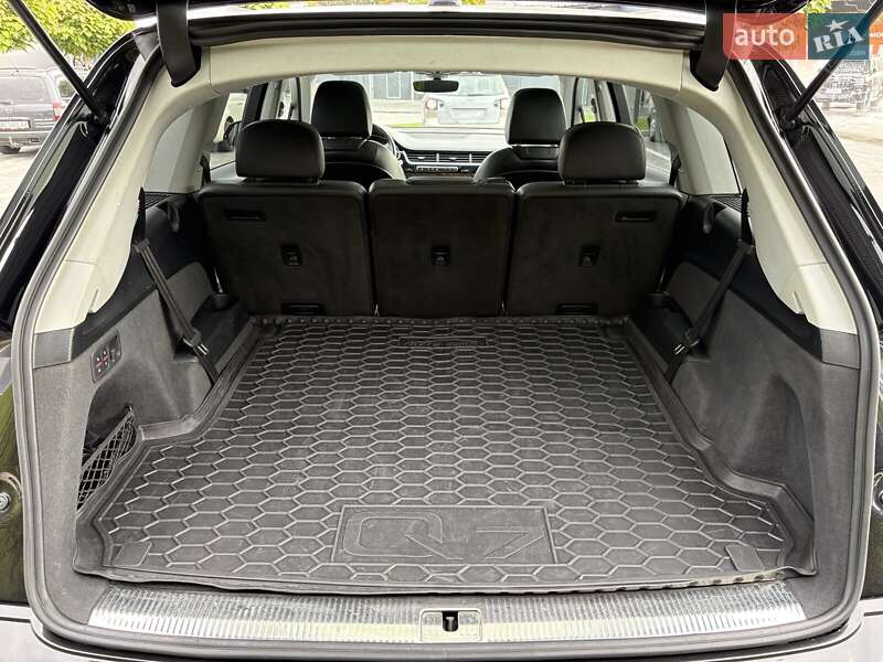 Позашляховик / Кросовер Audi Q7 2018 в Луцьку