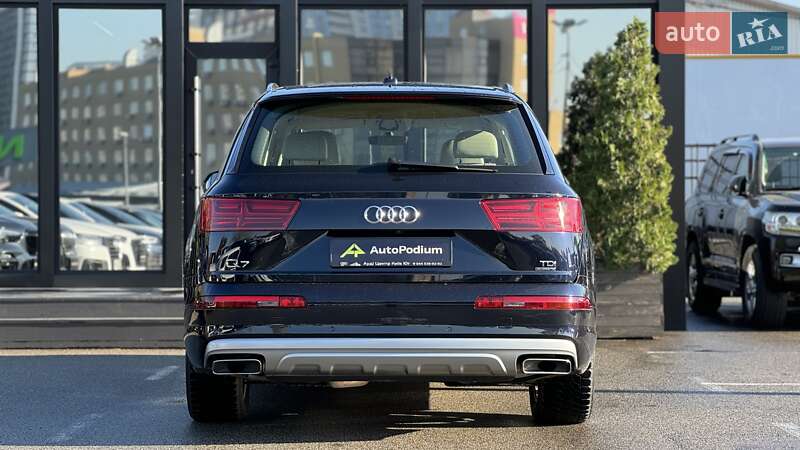 Позашляховик / Кросовер Audi Q7 2016 в Києві