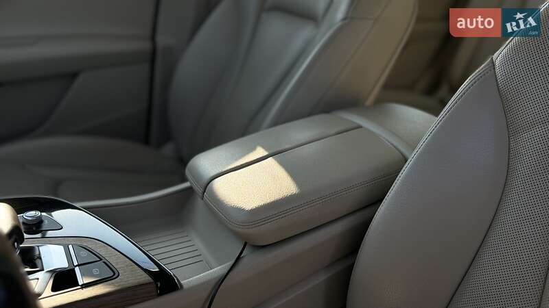 Позашляховик / Кросовер Audi Q7 2016 в Києві