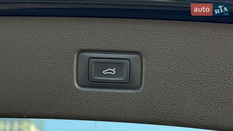 Позашляховик / Кросовер Audi Q7 2016 в Києві