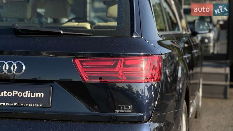 Позашляховик / Кросовер Audi Q7 2016 в Києві