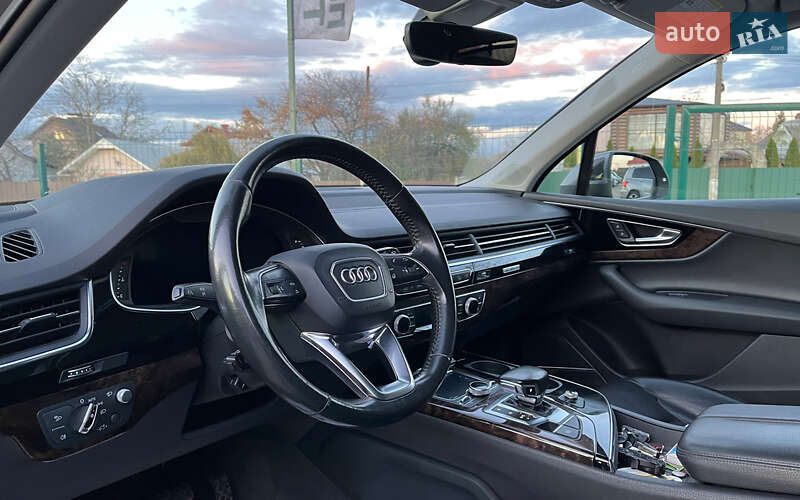 Внедорожник / Кроссовер Audi Q7 2017 в Коломые