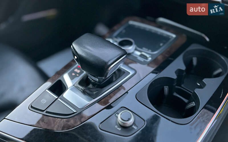 Внедорожник / Кроссовер Audi Q7 2017 в Коломые