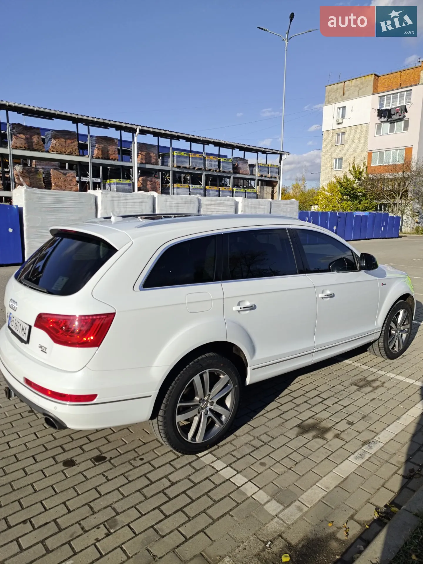 Audi Q7 2015 VIN WA1LGAFEXFD024321 фото оголошення 4 з 19