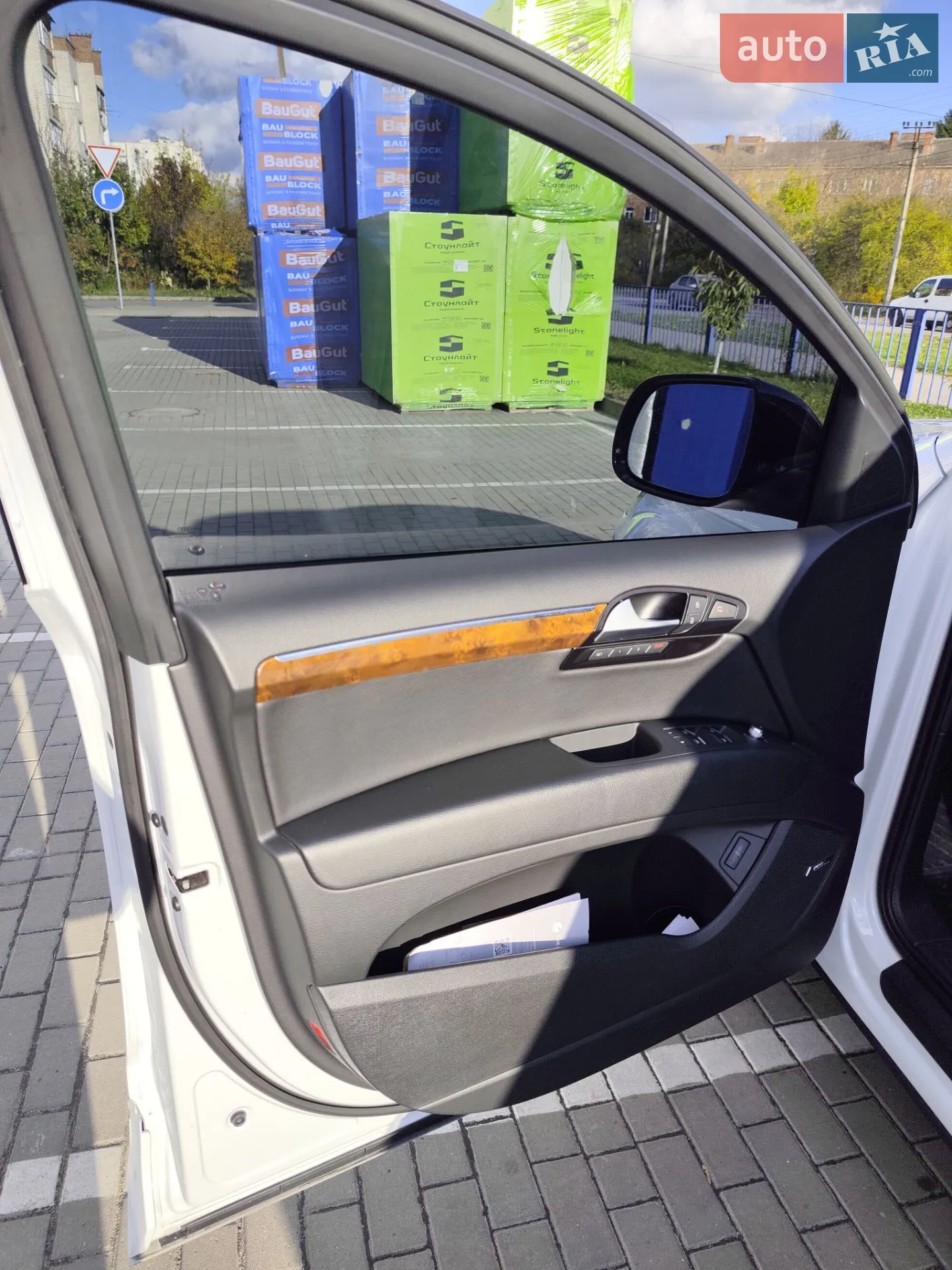 Audi Q7 2015 VIN WA1LGAFEXFD024321 фото оголошення 14 з 19