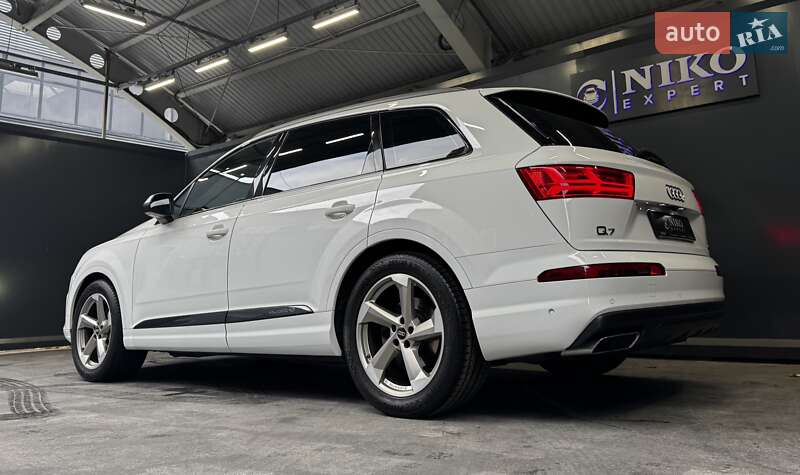 Внедорожник / Кроссовер Audi Q7 2018 в Киеве фото 11 Внедорожник / Кроссовер Audi Q7 2018 в Киеве