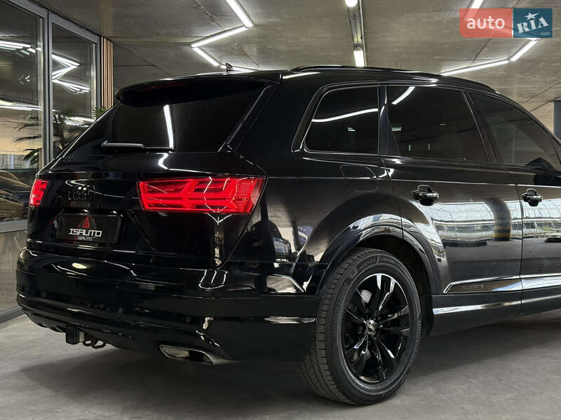 Позашляховик / Кросовер Audi Q7 2017 в Одесі