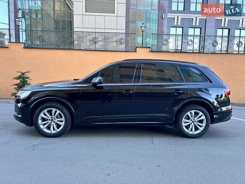 Позашляховик / Кросовер Audi Q7 2020 в Благовіщенську