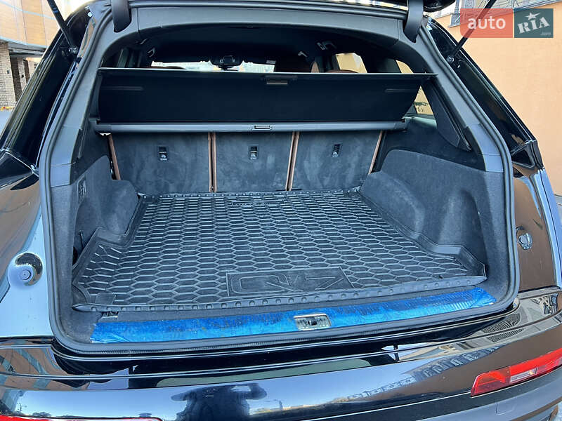 Позашляховик / Кросовер Audi Q7 2020 в Благовіщенську