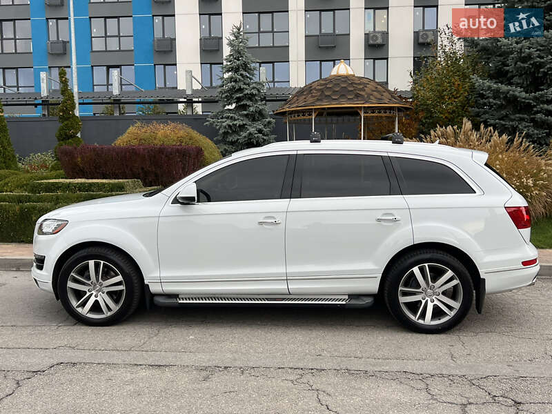 Позашляховик / Кросовер Audi Q7 2012 в Дніпрі