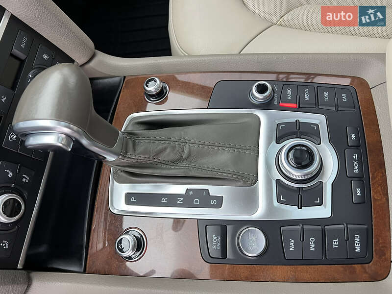 Позашляховик / Кросовер Audi Q7 2012 в Дніпрі