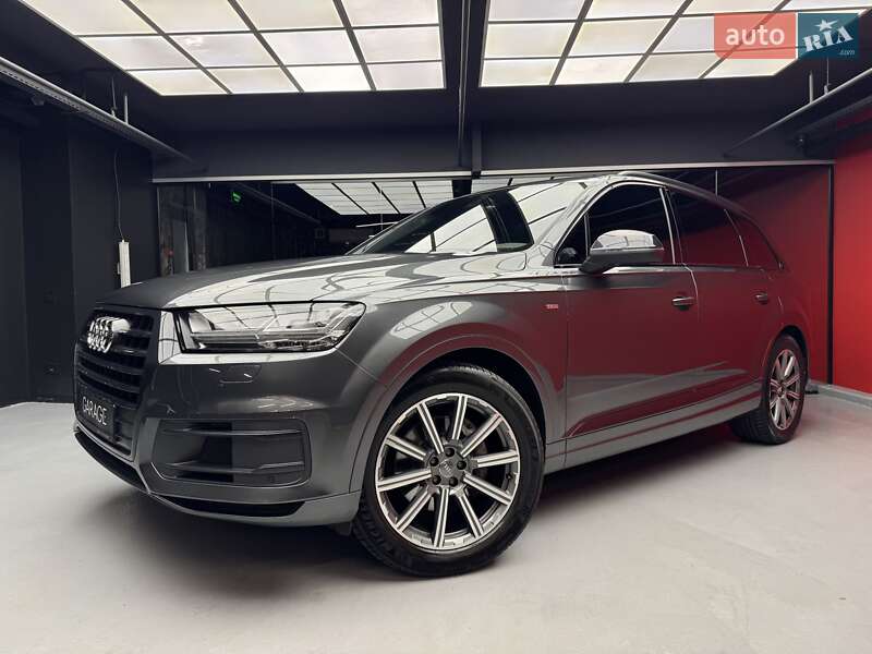 Позашляховик / Кросовер Audi Q7 2019 в Києві