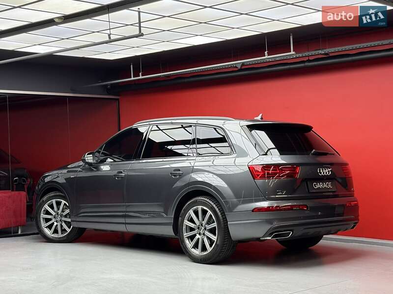 Позашляховик / Кросовер Audi Q7 2019 в Києві