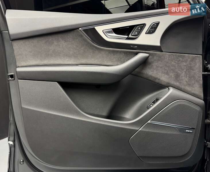 Позашляховик / Кросовер Audi Q7 2019 в Києві
