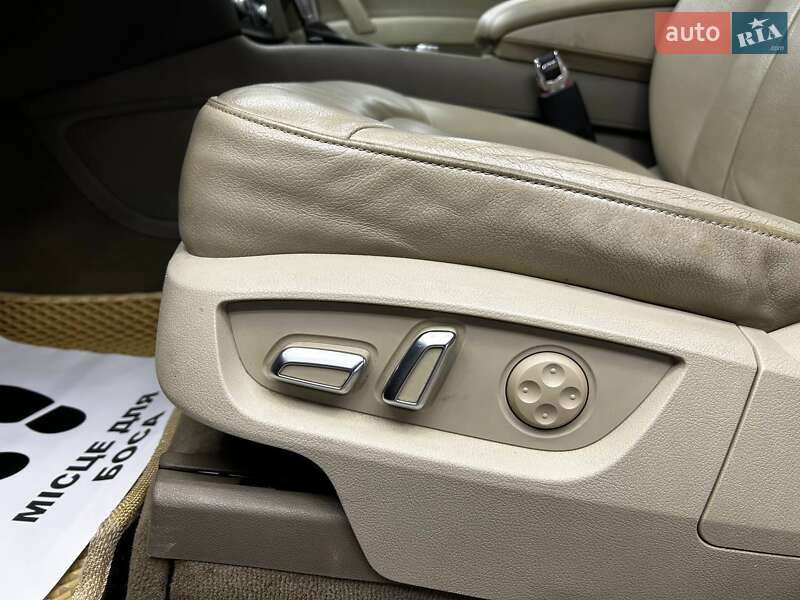 Позашляховик / Кросовер Audi Q7 2013 в Чернівцях