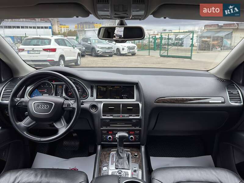 Позашляховик / Кросовер Audi Q7 2015 в Львові