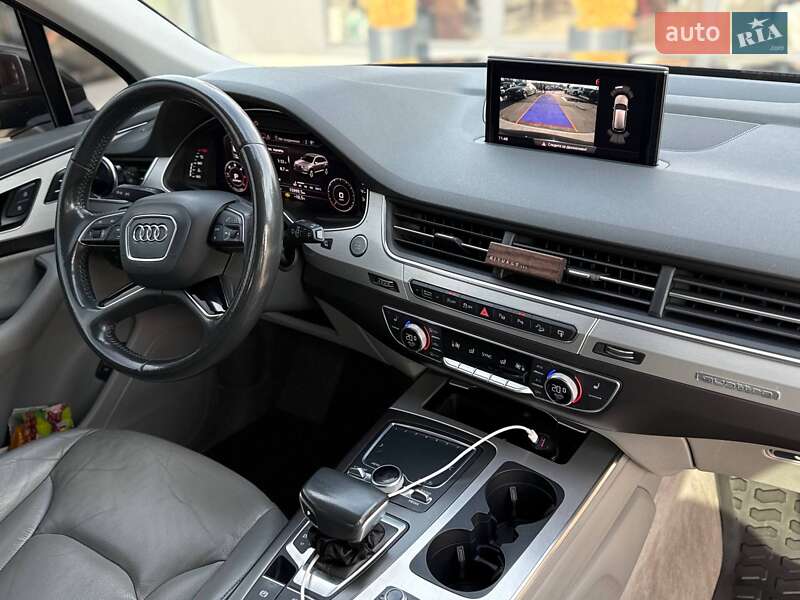 Внедорожник / Кроссовер Audi Q7 2016 в Киеве