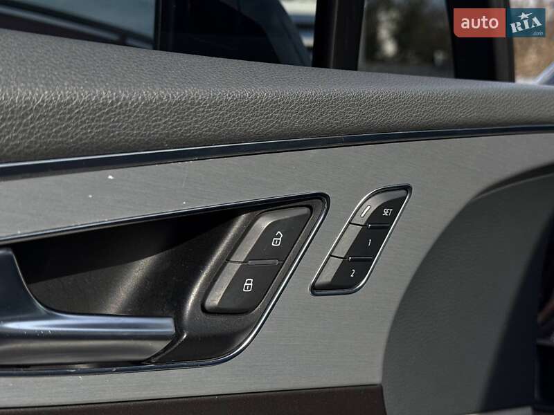 Внедорожник / Кроссовер Audi Q7 2016 в Киеве