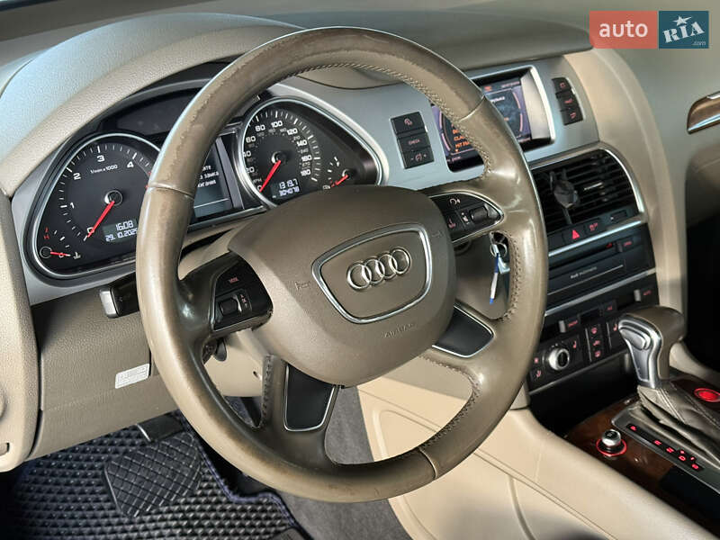 Позашляховик / Кросовер Audi Q7 2013 в Києві