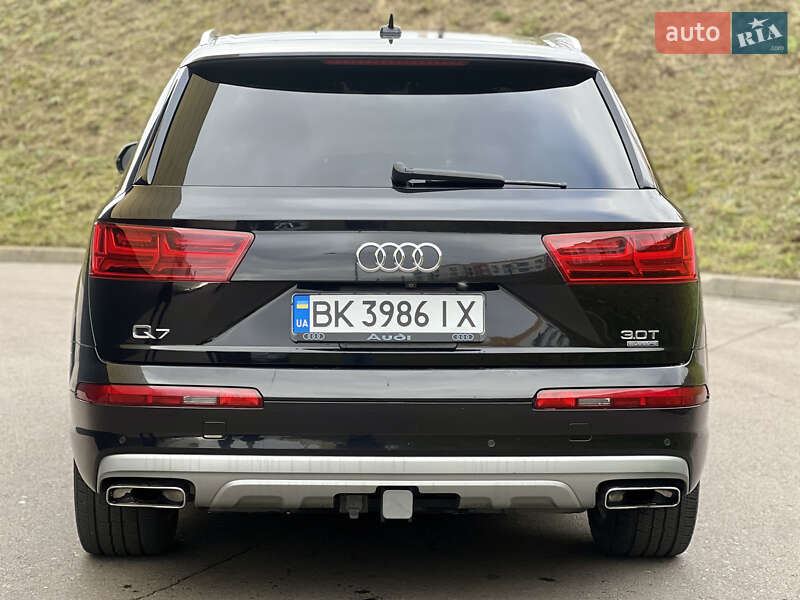 Внедорожник / Кроссовер Audi Q7 2016 в Ровно