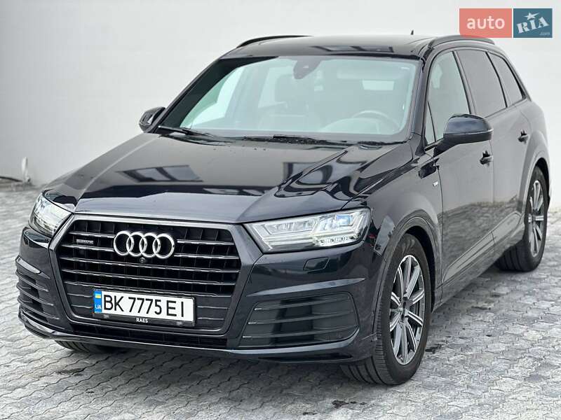 Внедорожник / Кроссовер Audi Q7 2017 в Ровно