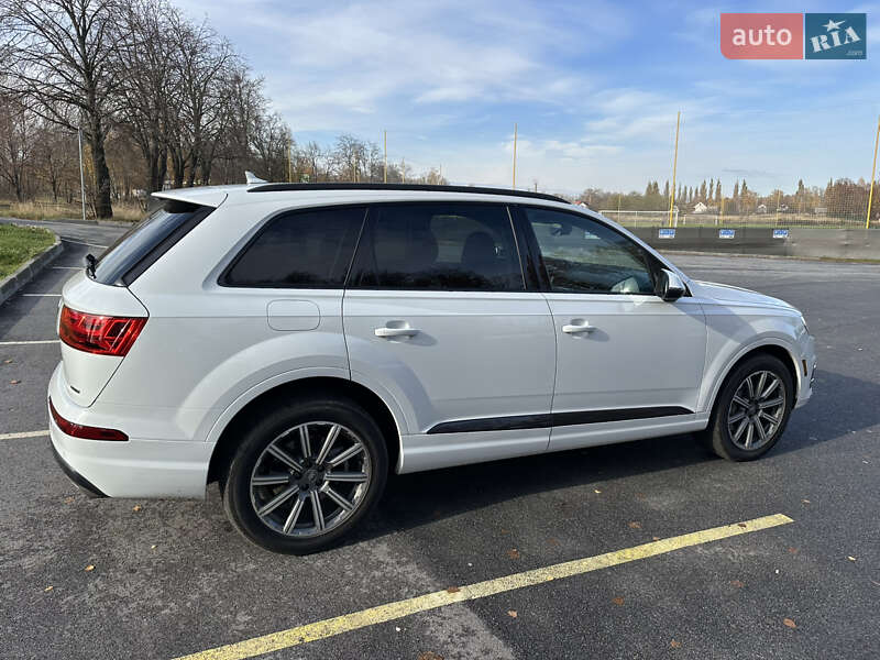 Позашляховик / Кросовер Audi Q7 2019 в Чернігові