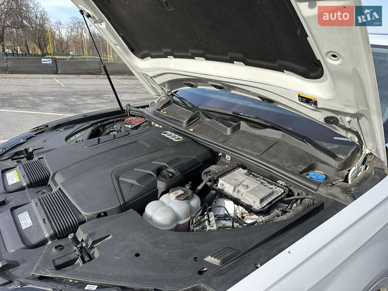 Позашляховик / Кросовер Audi Q7 2019 в Чернігові