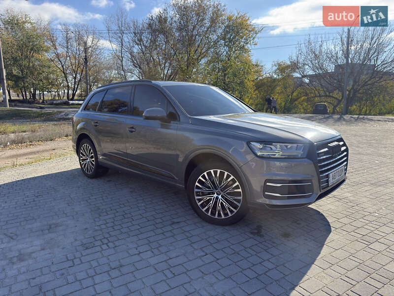 Позашляховик / Кросовер Audi Q7 2015 в Запоріжжі