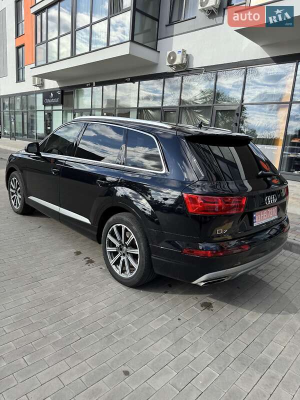 Внедорожник / Кроссовер Audi Q7 2017 в Сарнах