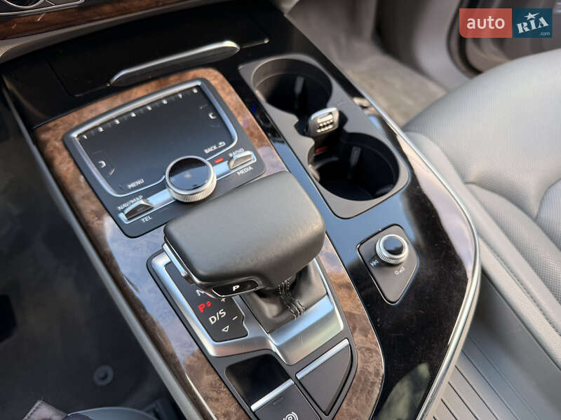 Внедорожник / Кроссовер Audi Q7 2018 в Киеве