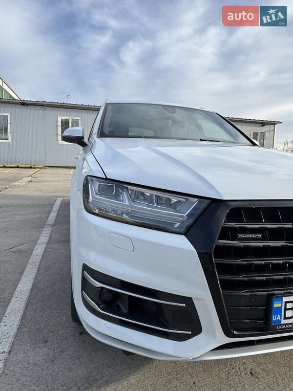 Позашляховик / Кросовер Audi Q7 2018 в Києві фото 11 Позашляховик / Кросовер Audi Q7 2018 в Києві